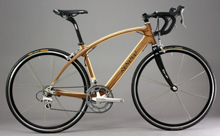 Illustration for article titled Wood-Framed Renovo Bicycle Reminds Us of Simpler Times